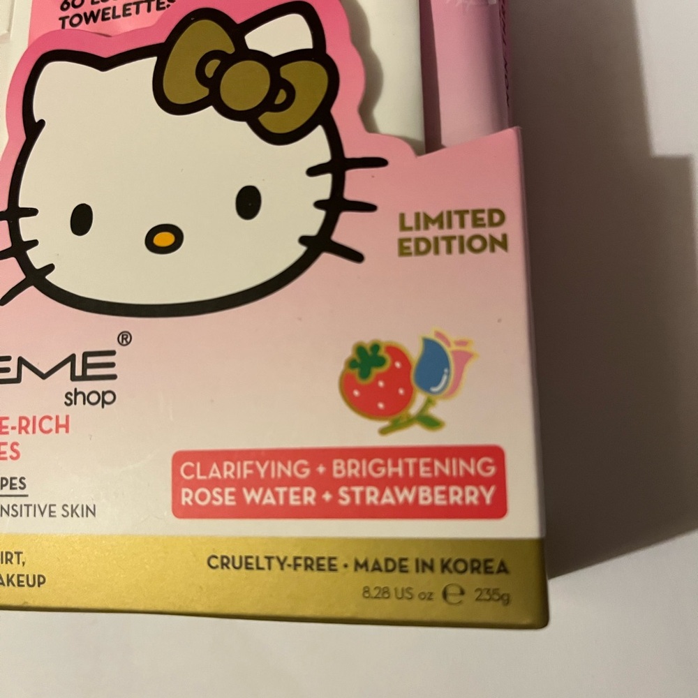 Hello Kitty Skincare Makeup Remover Towelettes - Pink and Gold - Picture 4 of 5